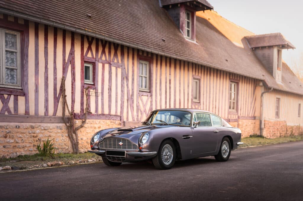 Aston Martin DB6 Célia Huart