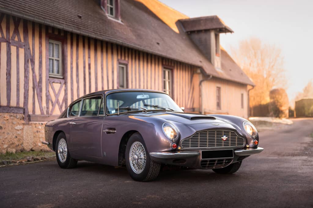 Aston Martin DB6 Célia Huart
