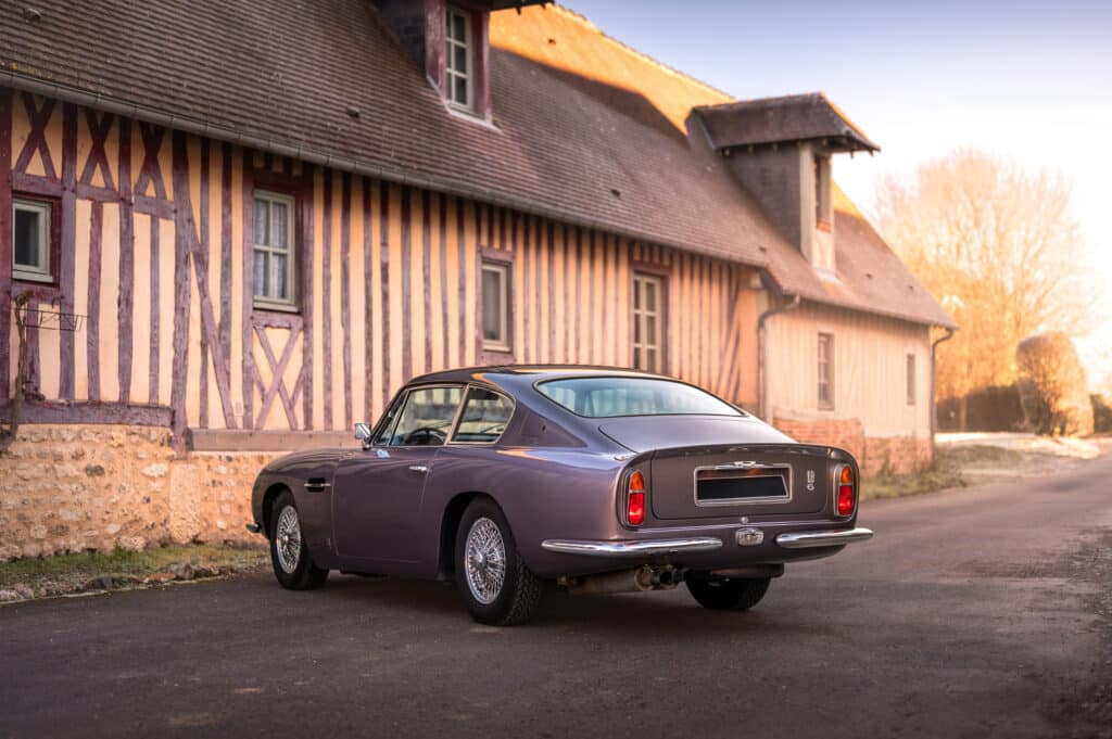 Aston Martin DB6 Célia Huart