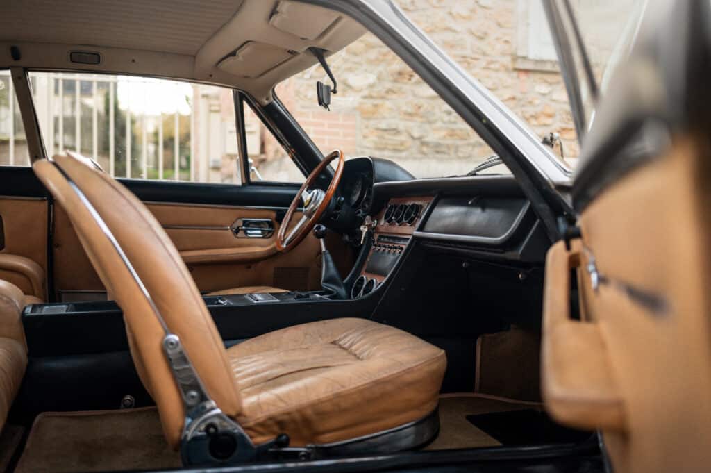 Ferrari 365 GT 2+2 Célia Huart